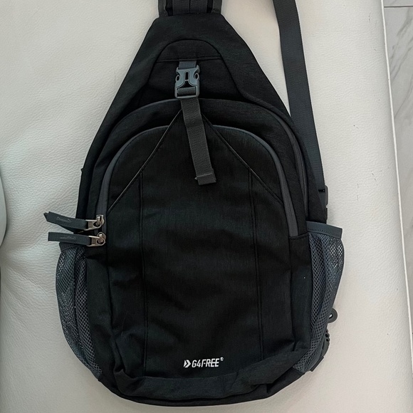 G4Free Black Crossbody Sling Backpack – Lightweight & Versatile - Picture 1 of 13